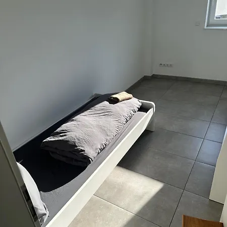 3 Mit Balkon Und Parkplatz Lägenhet *