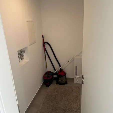 3 Mit Balkon Und Parkplatz Lägenhet