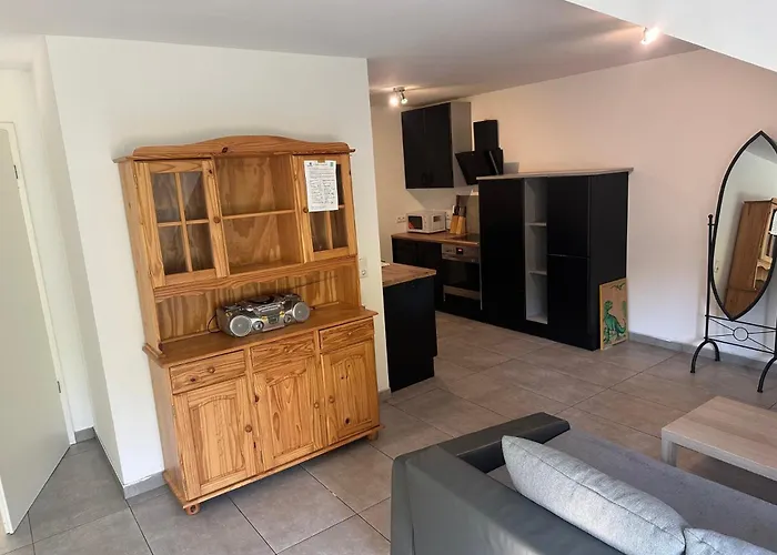 3 Mit Balkon Und Parkplatz